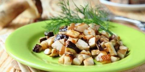 Kako pržiti vrganje sa lukom: recepti i kalorije